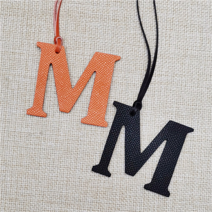 Women Accessories Name In English - 女性用puレザーキーホルダー,英語のアルファベットm,名前のイニシャル,大文字,バッグアクセサリー,チャーム