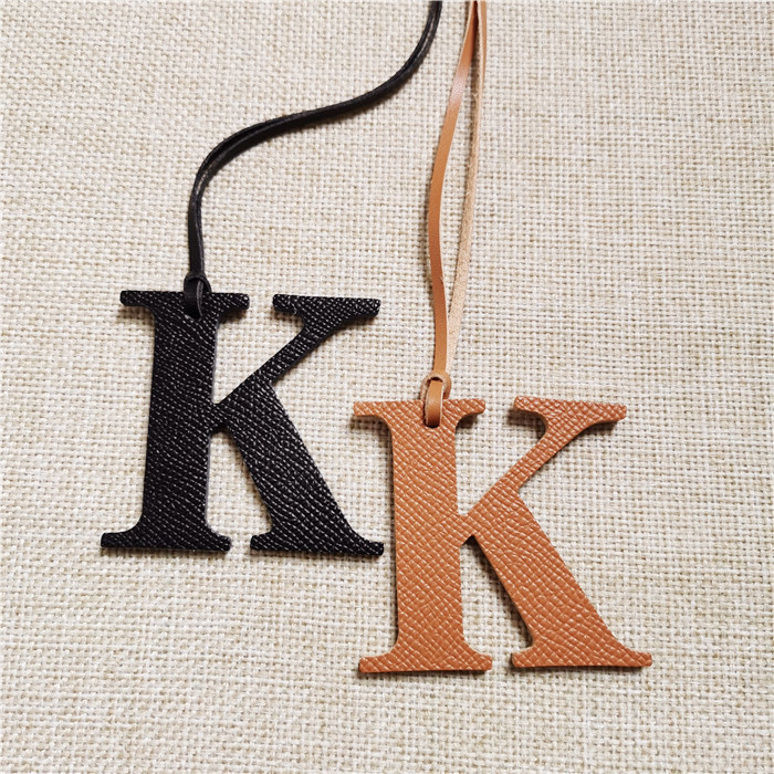 Women Accessories Name In English - 女性のための英語の文字,アルファベットの牛革と革,名前のイニシャル,女性のハンドバッグのペンダント,アクセサリー