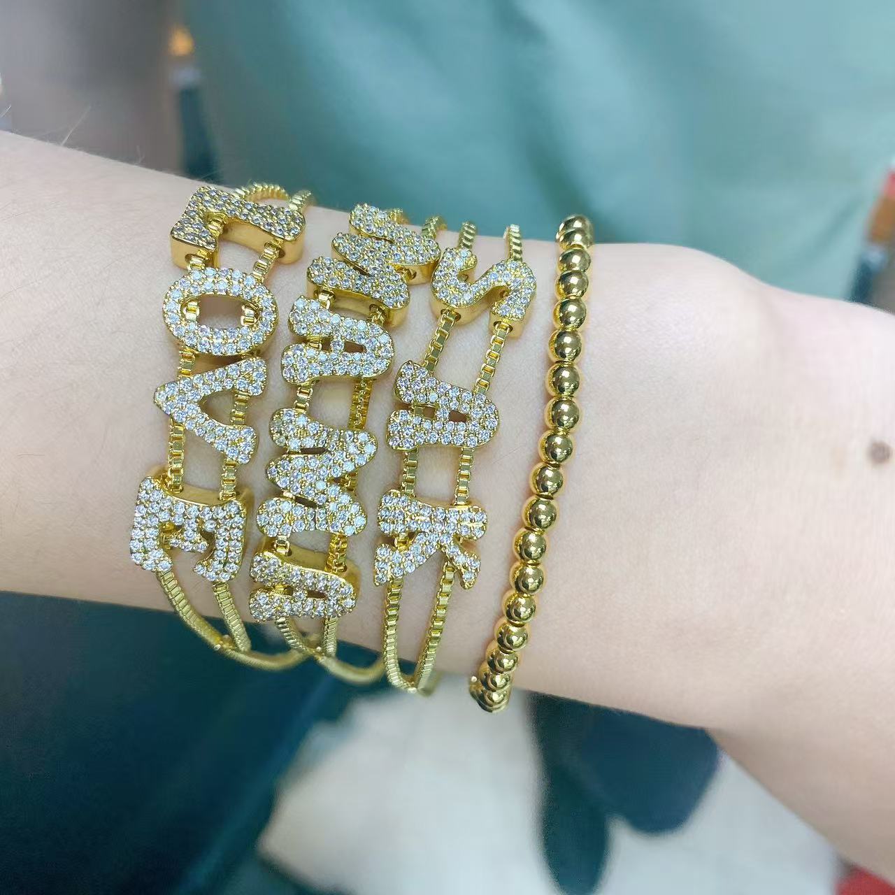 ファッショナブルなゴールドDIYネームブレスレット（英語の2 - Women Accessories Name In English のレビューと価格