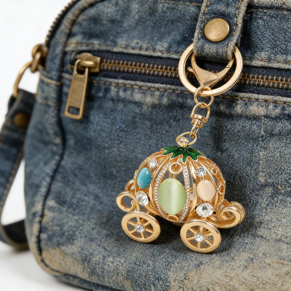 パンプキンキャリッジキーホルダー おとぎ話のパンプキンコーチ - Women'S Accessories Coach のレビューと価格