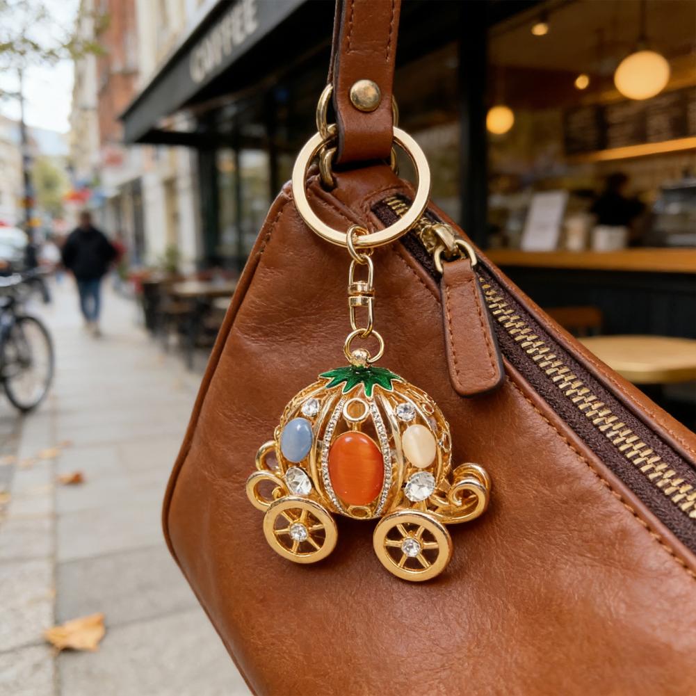 パンプキンキャリッジキーホルダー おとぎ話のパンプキンコーチ - Women'S Accessories Coach のレビューと価格